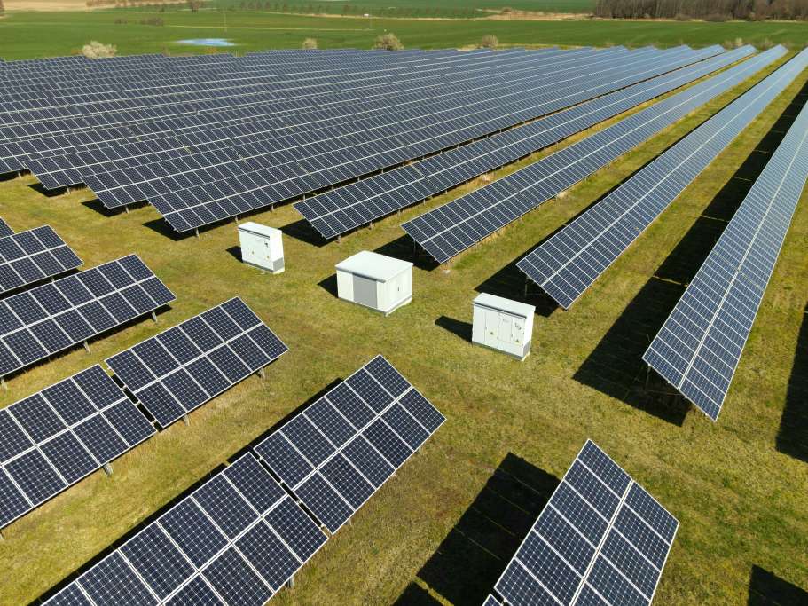 „Solarstrom mit Speicher: Die Kostengünstige Zukunft der Energieversorgung“