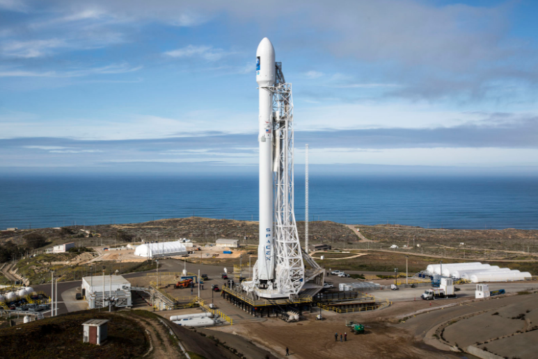 Falcon 9 Delivers Starlink Surge and Lunar Leap in SpaceX’s Double Launch Night 🚀