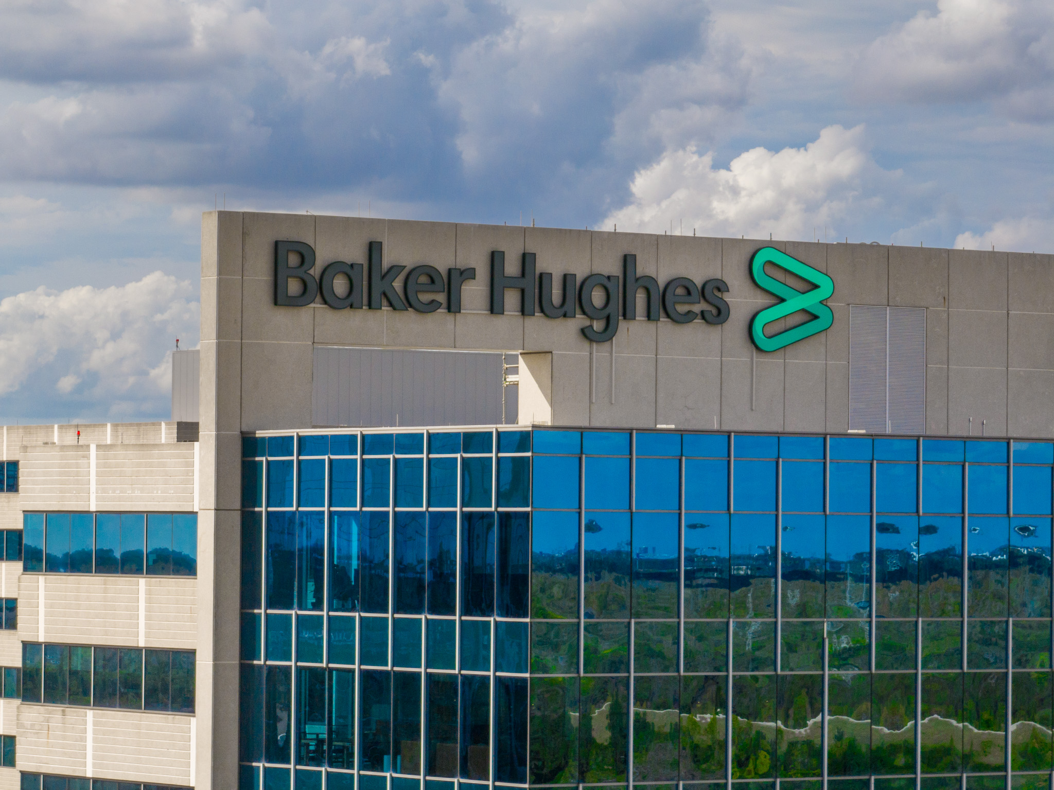Baker Hughes and Frontier Infrastructure Partner on Large-Scale Carbon Storage and Power Projects 🌱⚡