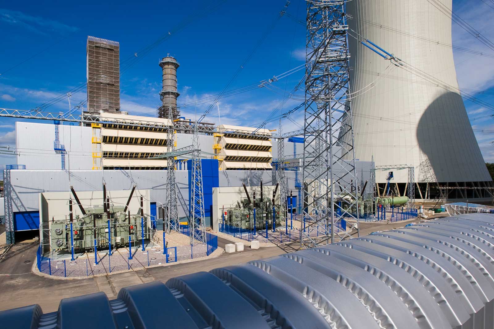 RWE and TotalEnergies Sign Landmark Green Hydrogen Deal 🇩🇪⚡