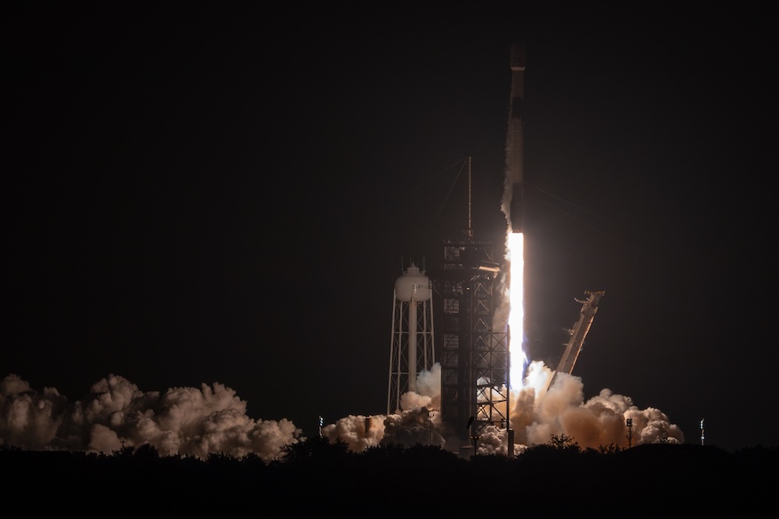🛰️ SpaceX Launches Record Batch of Starlink V2 Mini Satellites